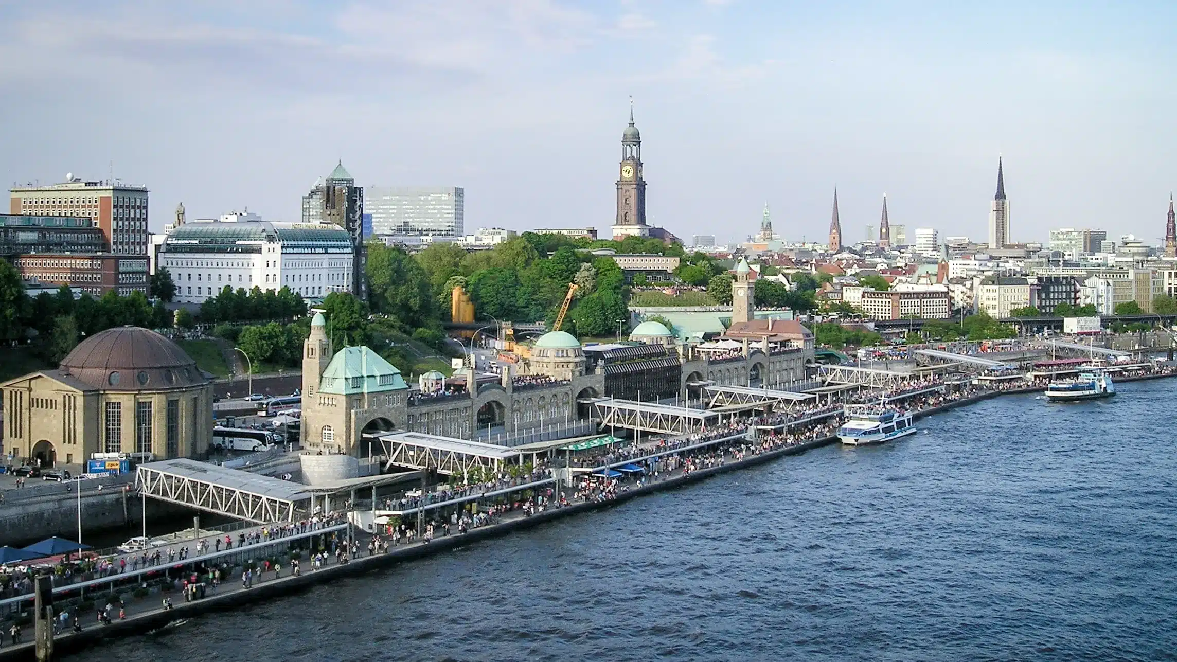 Landungsbrücken in Hamburg